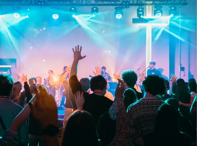 people worshoping God